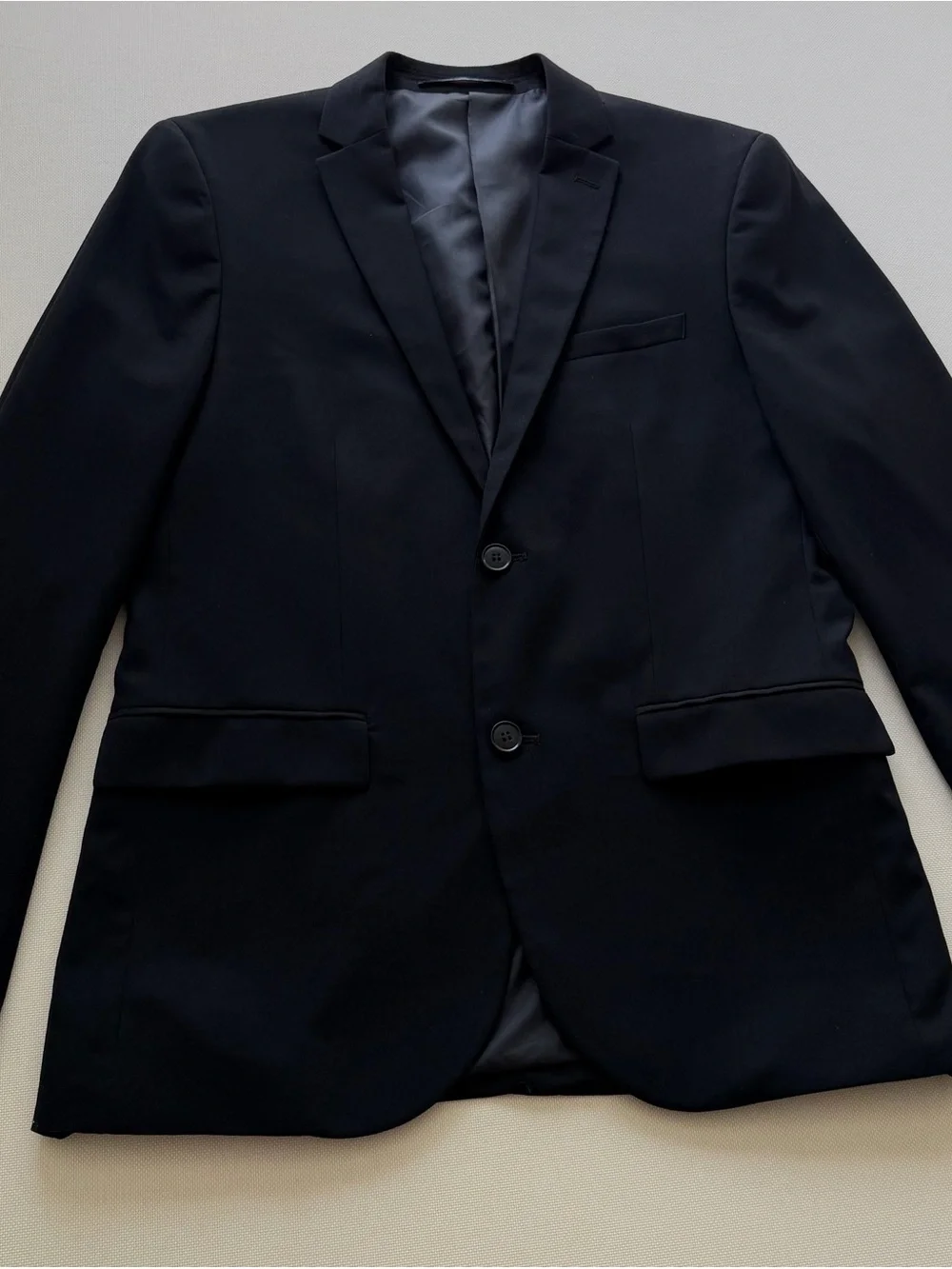 H&M Men's Black Two-Button Blazer with Notch Lapel